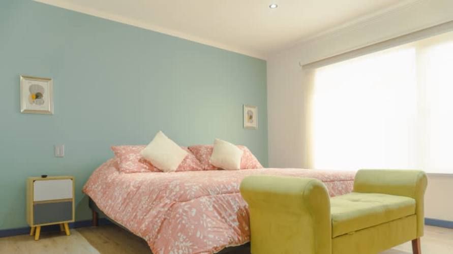 CASA 2 PISOS 4D 4B 3E  CONDOMINIO EN PINGUERAL