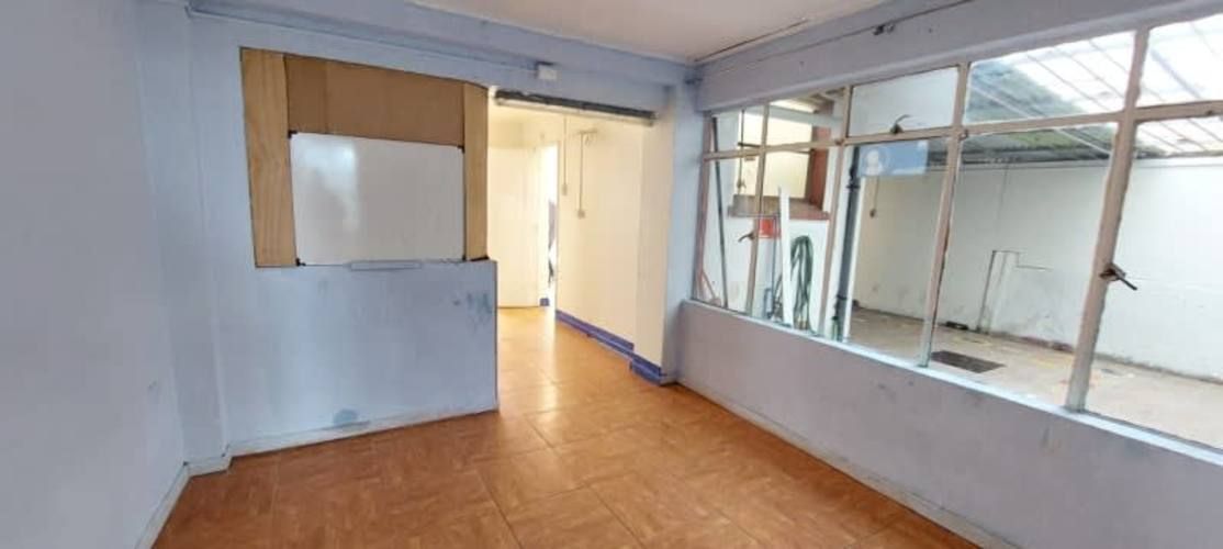 OFICINA 130M2 3P 2B 2E CALLE COCHRANE AL LLEGAR A SERRANO