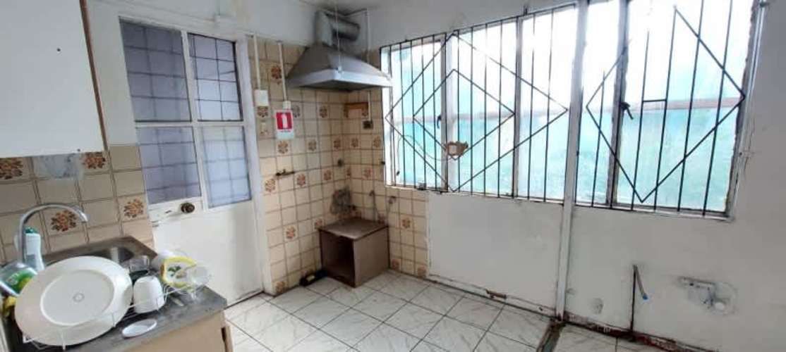 OFICINA 130M2 3P 2B 2E CALLE COCHRANE AL LLEGAR A SERRANO