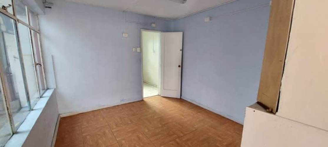 OFICINA 130M2 3P 2B 2E CALLE COCHRANE AL LLEGAR A SERRANO