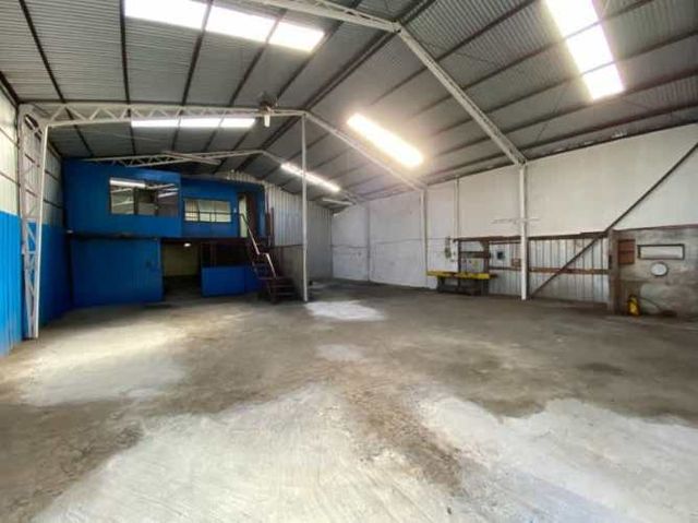 GALPÓN 210M2 CALLE CAMILO HENRÍQUEZ