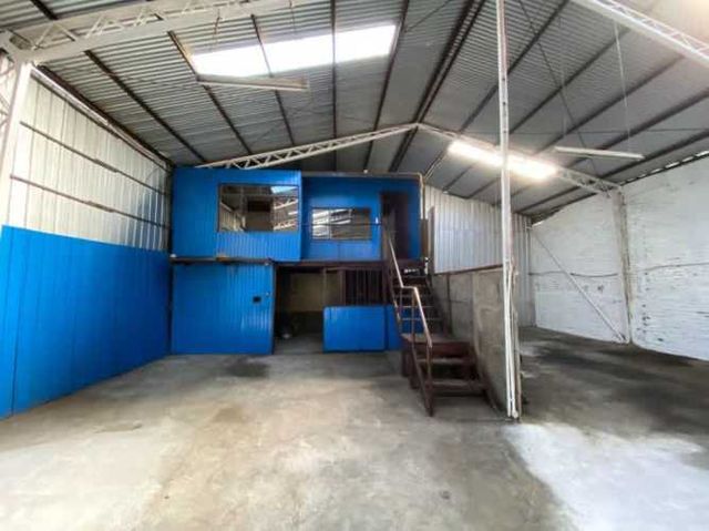 GALPÓN 210M2 CALLE CAMILO HENRÍQUEZ