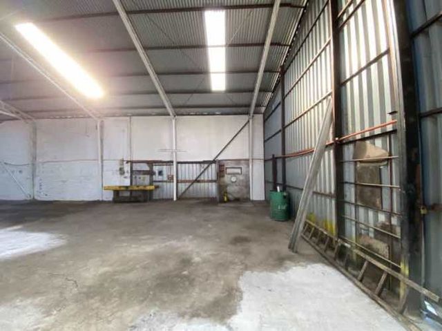 GALPÓN 210M2 CALLE CAMILO HENRÍQUEZ