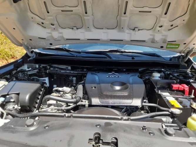 Camioneta Mitsubishi L200 2.4 año 2022. Diésel Commonrail World. CR.