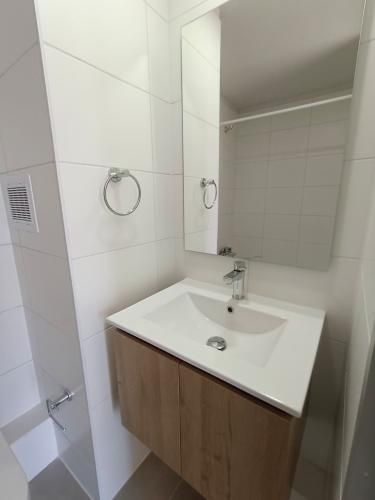 SE ARRIENDA DEPTO. NUEVO DE 1D1B EN ÑUÑOA