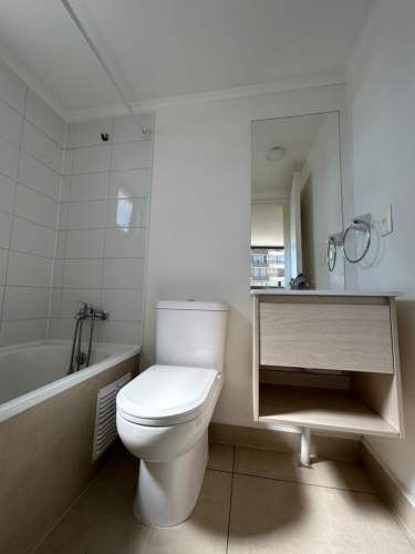 SE ARRIENDA DEPTO. DE 1D1B CON BODEGA FRENTE A METRO EL PARRON