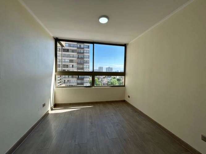 SE ARRIENDA DEPTO. DE 1D1B CON BODEGA FRENTE A METRO EL PARRON