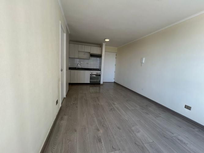 SE ARRIENDA DEPTO. DE 1D1B CON BODEGA FRENTE A METRO EL PARRON