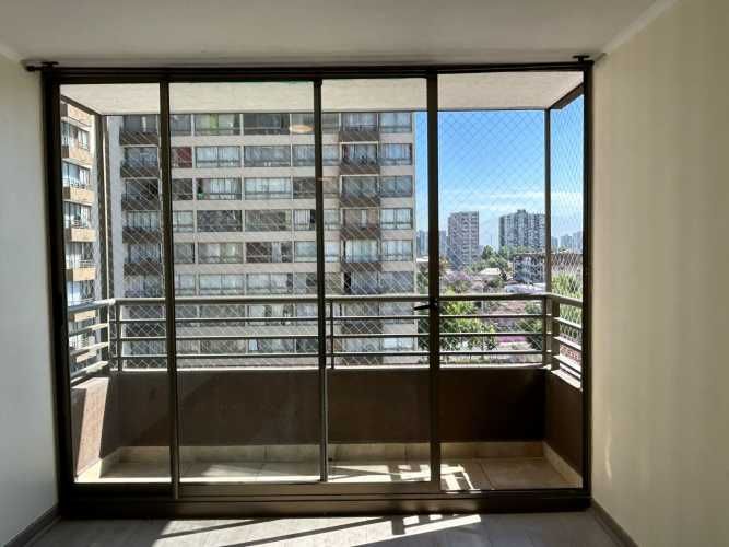 SE ARRIENDA DEPTO. DE 1D1B CON BODEGA FRENTE A METRO EL PARRON