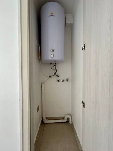 SE ARRIENDA DEPTO. DE 1D1B CON BODEGA FRENTE A METRO EL PARRON