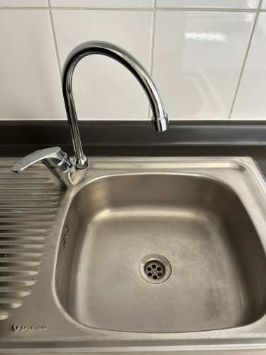 SE ARRIENDA DEPTO. DE 1D1B CON BODEGA FRENTE A METRO EL PARRON