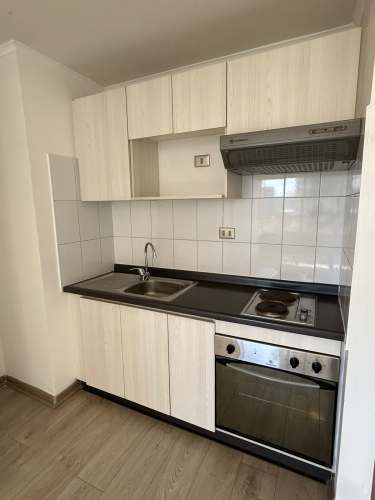 SE ARRIENDA DEPTO. DE 1D1B CON BODEGA FRENTE A METRO EL PARRON