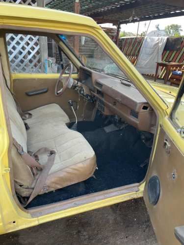 Camioneta Nissa 1989 (pick up 1800 corta)