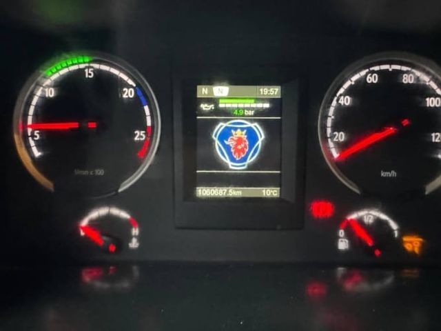 Camión Scania p310b 2015