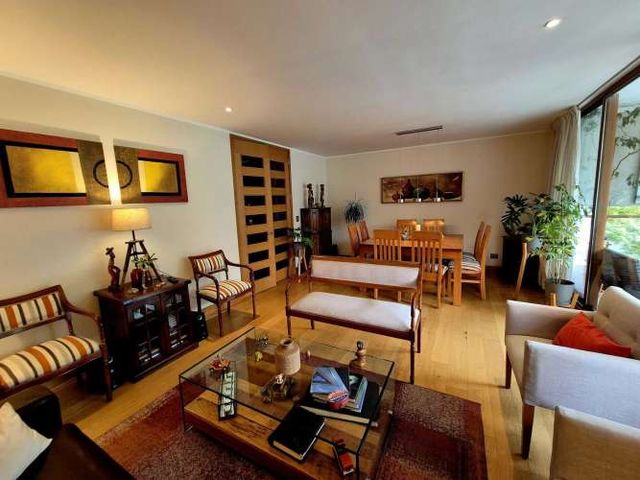 Luminoso  y cómodo departamento en Las Condes (134470)