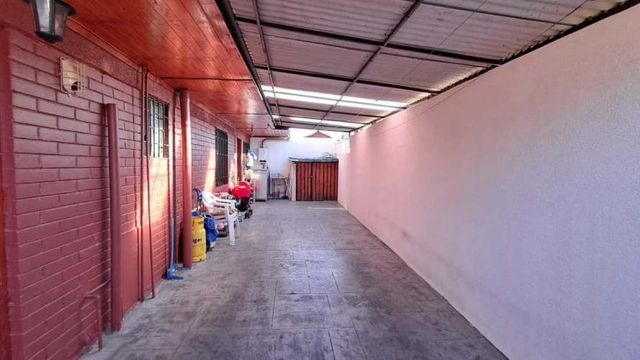 CASA CON GRAN CONECTIVIDAD (134409)