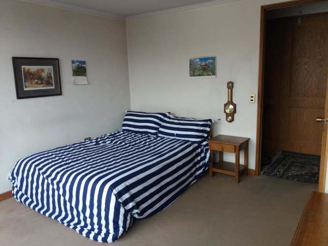 PIEZA GRANDE CON BAÑO PRIVADO