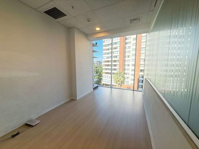 OFICINA LUMINOSA 2 ESTACIONAMIENTOS (134491)