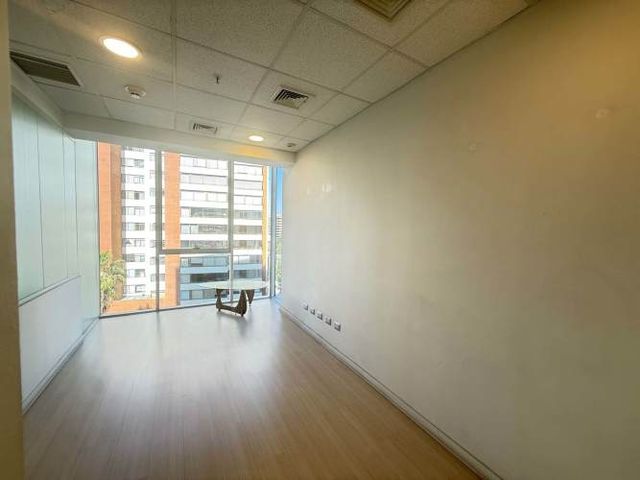 OFICINA LUMINOSA 2 ESTACIONAMIENTOS (134491)