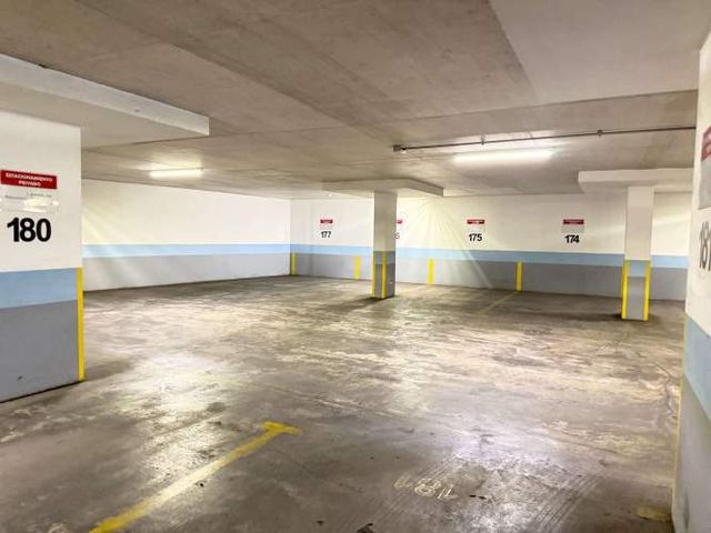 OFICINA LUMINOSA 2 ESTACIONAMIENTOS (134491)