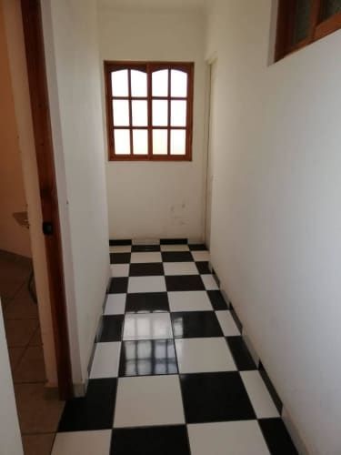 Se arrienda pieza a mujer