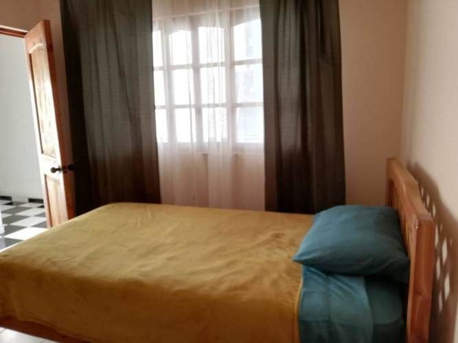 Se arrienda pieza a mujer