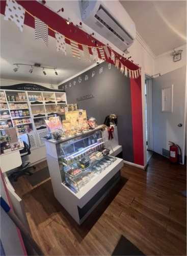 PRECIOSA CAFETERIA - PASTELERIA - EMPORIO PASOS METRO ÑUÑOA