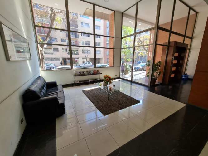 En impeclable estado, gastos comunes bajos.