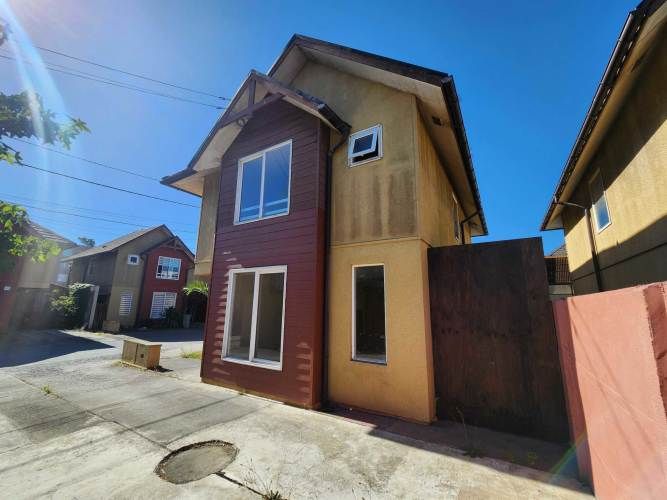 Casa Amplia 3D3B 2E en Pedro de la Paz (134511)