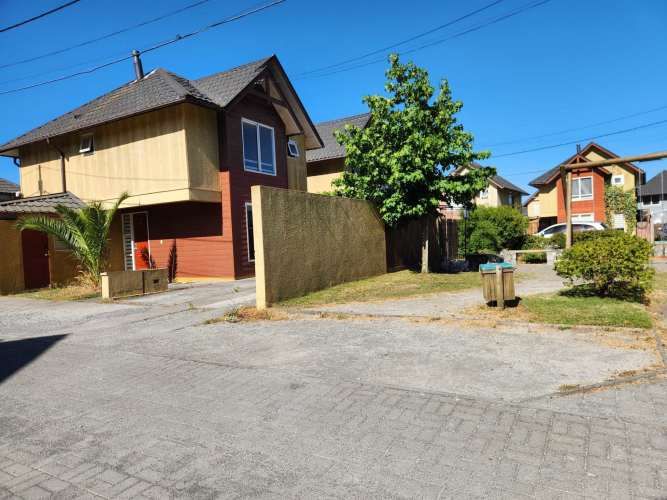 Casa Amplia 3D3B 2E en Pedro de la Paz (134511)