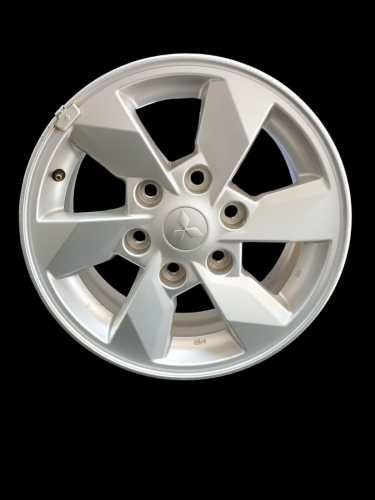 LLANTA USADA ORIGINAL MITSUBISHI L200