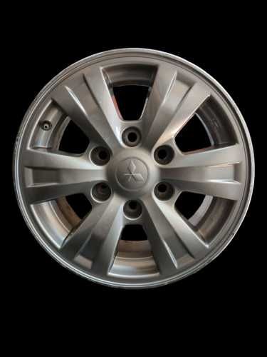 LLANTA USADA ORIGINAL MITSUBISHI L200