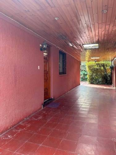 Muy buena ubicación 5 dormitorios 2 bañ 252m2 (134546)
