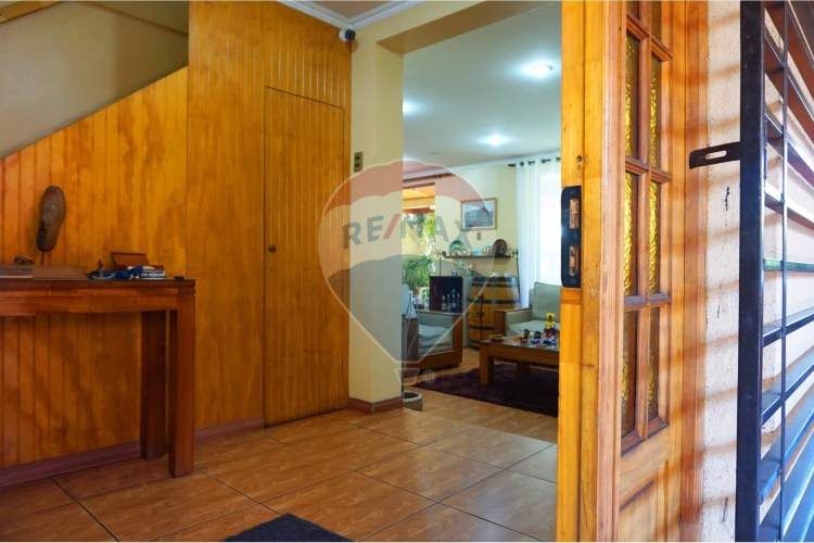 Amplia y luminosa casa en la cisterna