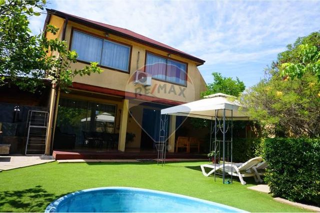 Amplia y luminosa casa en la cisterna