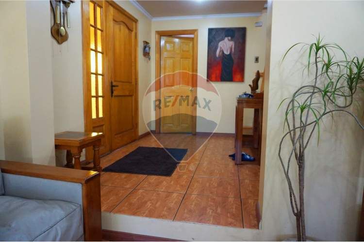 Amplia y luminosa casa en la cisterna