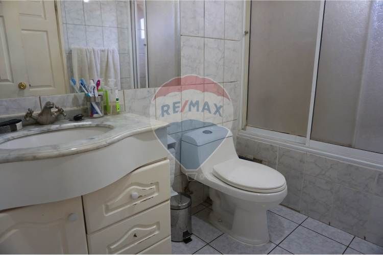 Amplia y luminosa casa en la cisterna