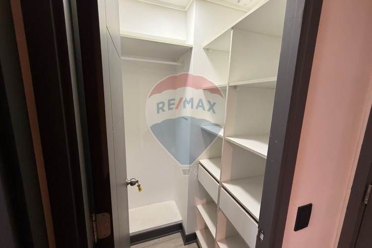 "moderno depto. amoblado en ñuñoa con piscina"