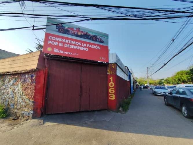 Local CERCA DE VESPUCIO