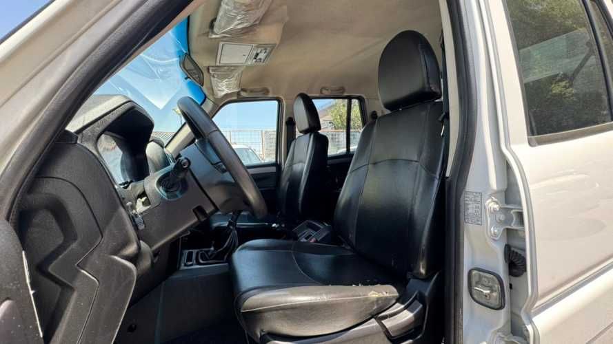 Mahindra Pik Up Refresh DC 4X2 MT Dcab CRDE 4P 2.2 Work (2023)