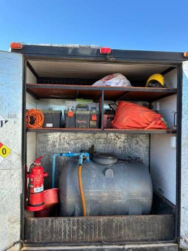 Carro de arrastre cerrado