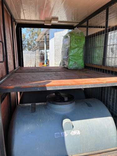 Carro de arrastre cerrado