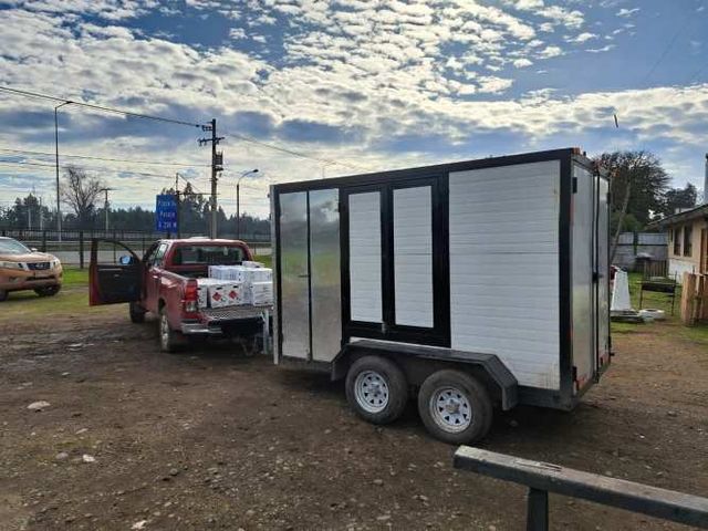 Carro de arrastre cerrado