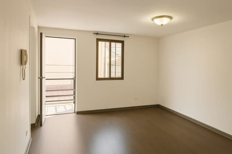 LIRA REMODELADO CON TERRAZA.