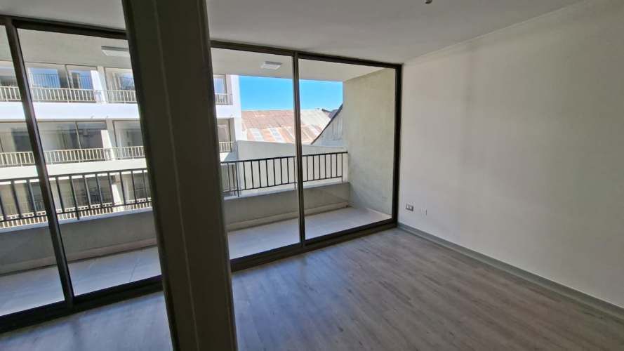 Se arrienda depto 1D+1B, Sin comisión de corretaje por Diciembre.