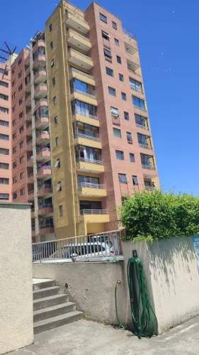 Amplio departamento a pasos de la Universidad San