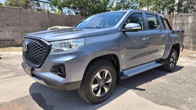 CHANGAN HUNTER MT GRIS AÑO 2024