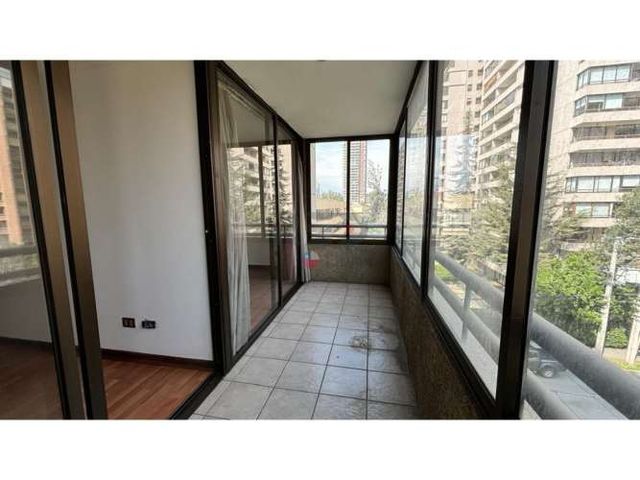VENTA DEPARTAMENTO EN LAS CONDES, SECTOR METRO ESCUELA MILITAR