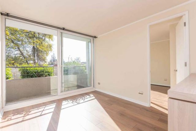 Av. Américo Vespucio (1 Est /1 Bod) [331-4]