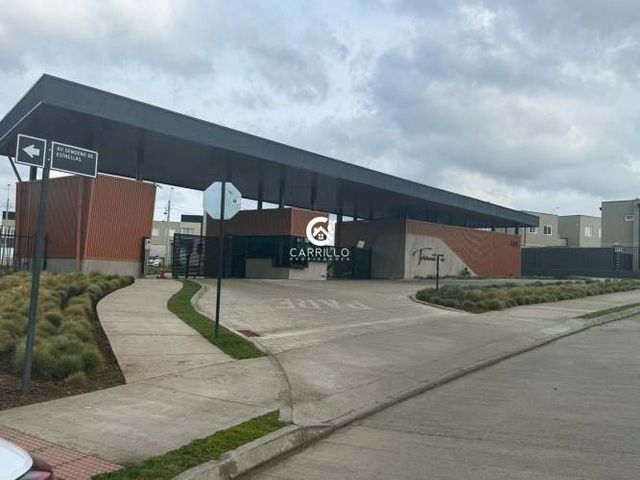 ARRENDAMOS CASA ESTILO MEDITERRANEO